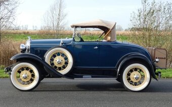 1930 Ford Model A Roadster DeLuxe - 2
