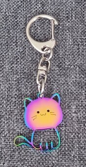 Různé nové klíčenky . - 2