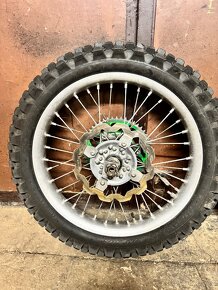 Kola Kawasaki KX 2004 - 2