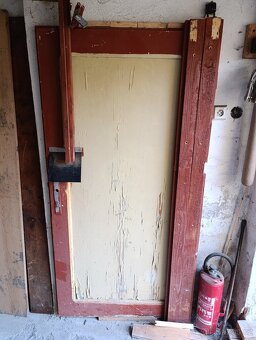 Prodám staré dřevěné dveře pravé - 2