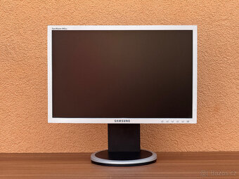 LCD monitor Samsung SyncMaster 940BW - 2