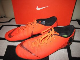 Sálovky Nike, vel. 42 oranžové - 2