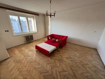 Červený gauč - rozkládací, velký - 2