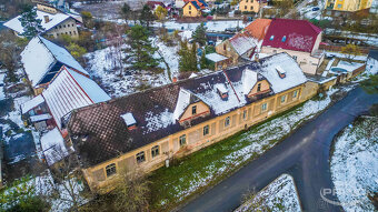 Prodej statku, hospodářského stavení v centru obce Mořina na - 2