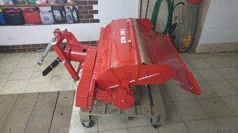 Prodám rotavátor KYR 100A předělaný na 3 bodové uchycení - 2