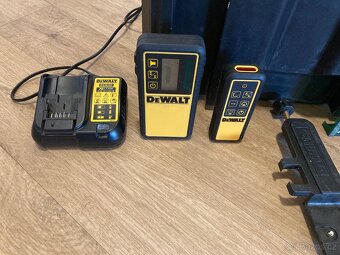 Rotační laser dewalt DCE079DG - 2