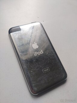 Apple iPod touch 1 Generace - 2