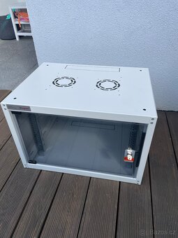 Datová skříň Legrand 7U (600x450 mm) – jako nová - 2