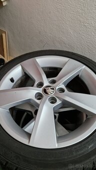 Originální Škoda alu na zimních pneu 215/45/16 6mm - 2
