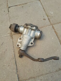 Prodám převodovku rizeni a volant že spartaka kola a 2 pneu - 2