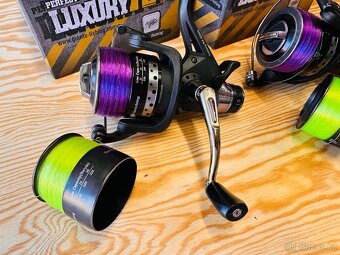 2 KAPROVÉ NAVIJÁKY GIANT FISHING BAITRUNNER LUXURY RX 6000 - 2