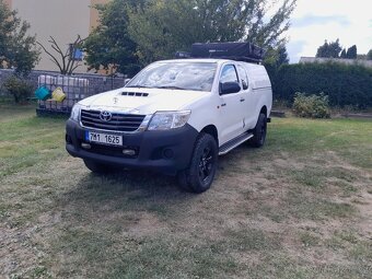 Toyota Hilux EC - 2