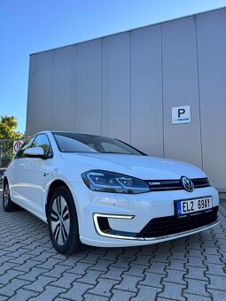 E-GOLF 36kWh, dojezd 266 km, 57tys.km - 2