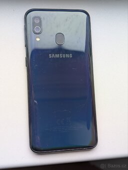 Samsung Galaxy A40 64GB + 256GB s krytem - 2