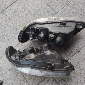 KOMPLET Přední světla Nissan Almera N16 - 2