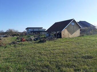 St. pozemek přes 8.000 m2 - 2