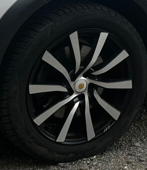 Alu kola vč zimní pneu 235/50/19 et45 - 2