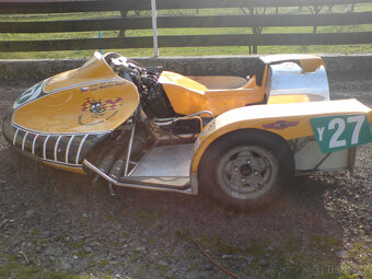 Silniční závodní sidecar - 2