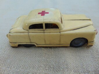 Autíčko bakelit - 2
