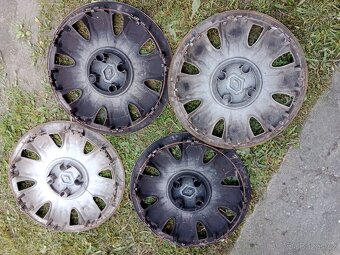Kryty kol Renault 15" - 2