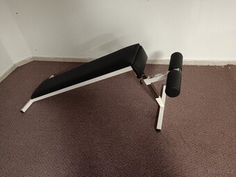 Lavice na posilování břicha - 2