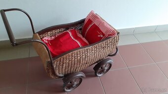 Retro kočárek pro panenky - 2