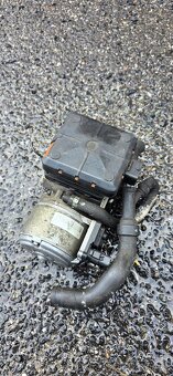 Čerpadlo hydrauliky Citroen C5 , C6 . - 2