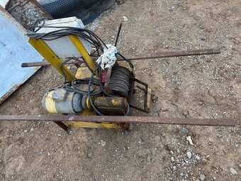 Prodám stavební vrátek - 2