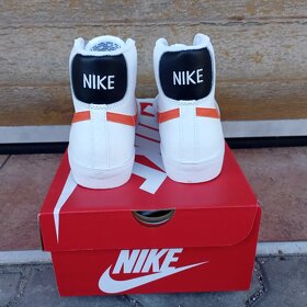 Nike blazer mid 77 white safety orange GS - 2