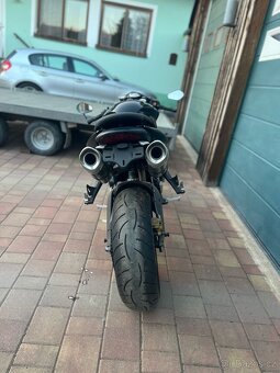 Triumph street triple - 2