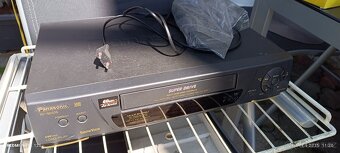 Gramofon, projektor, kazeťák - 2