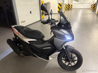 Aprilia SR GT 125 černá - 2