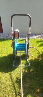 Zahradní držák Gardena + hadice 1/2" cca 35 m - 2