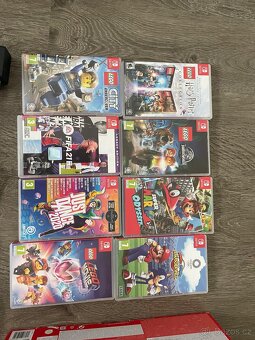 PRODÁM: Nintendo Switch V1 (Neon Red/Blue) + 8 HER + 32GB KA - 2