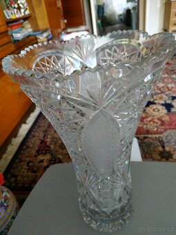 Broušená váza - 2