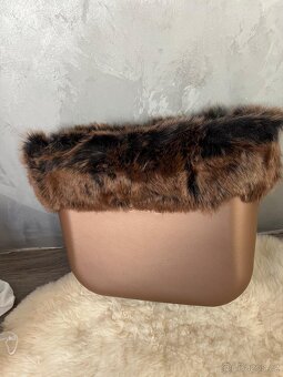 O bag kabelka s kožešinou - 2