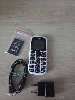 prodám mobil zn. Aligator - 2