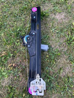 PZ stahovačka BMW X1 F48 - 2