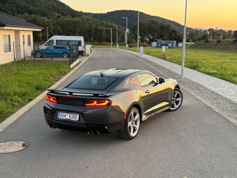 Chevrolet Camaro 6.2 V8 2SS manuál super cena. - 2