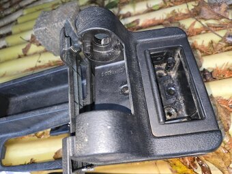 BMW e36 sedan/touring loketní opěrka - 2