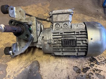 Motor s převodovkou - 2