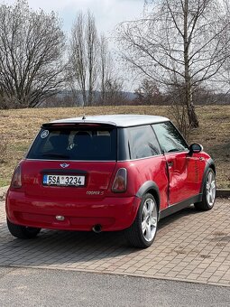 Mini Cooper R50, rok 2002 - 2