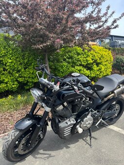 Yamaha MT01 - 2