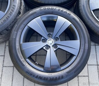 Superb - 17 Triton + letní 215/55 R17 Good Year - 2