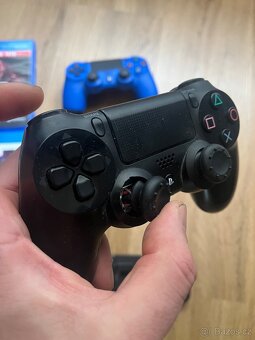 PS4 dualshock ovladače + hry - 2