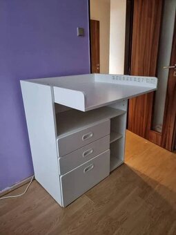 Přebalovací pult a dětská postýlka IKEA smastad - 2