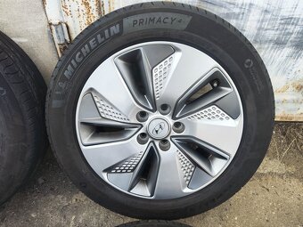 17"letní alu sada 5x114 origo Hyundai Kona 215/55 Michelin - 2