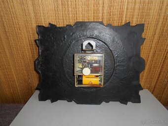 Starší hodiny QUARTZ, imitace dřeva - 2