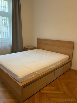 Postel IKEA 160x200 cm + noční stolek - 2