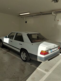 Mercedes Benz w 124 200 D manuál - 2